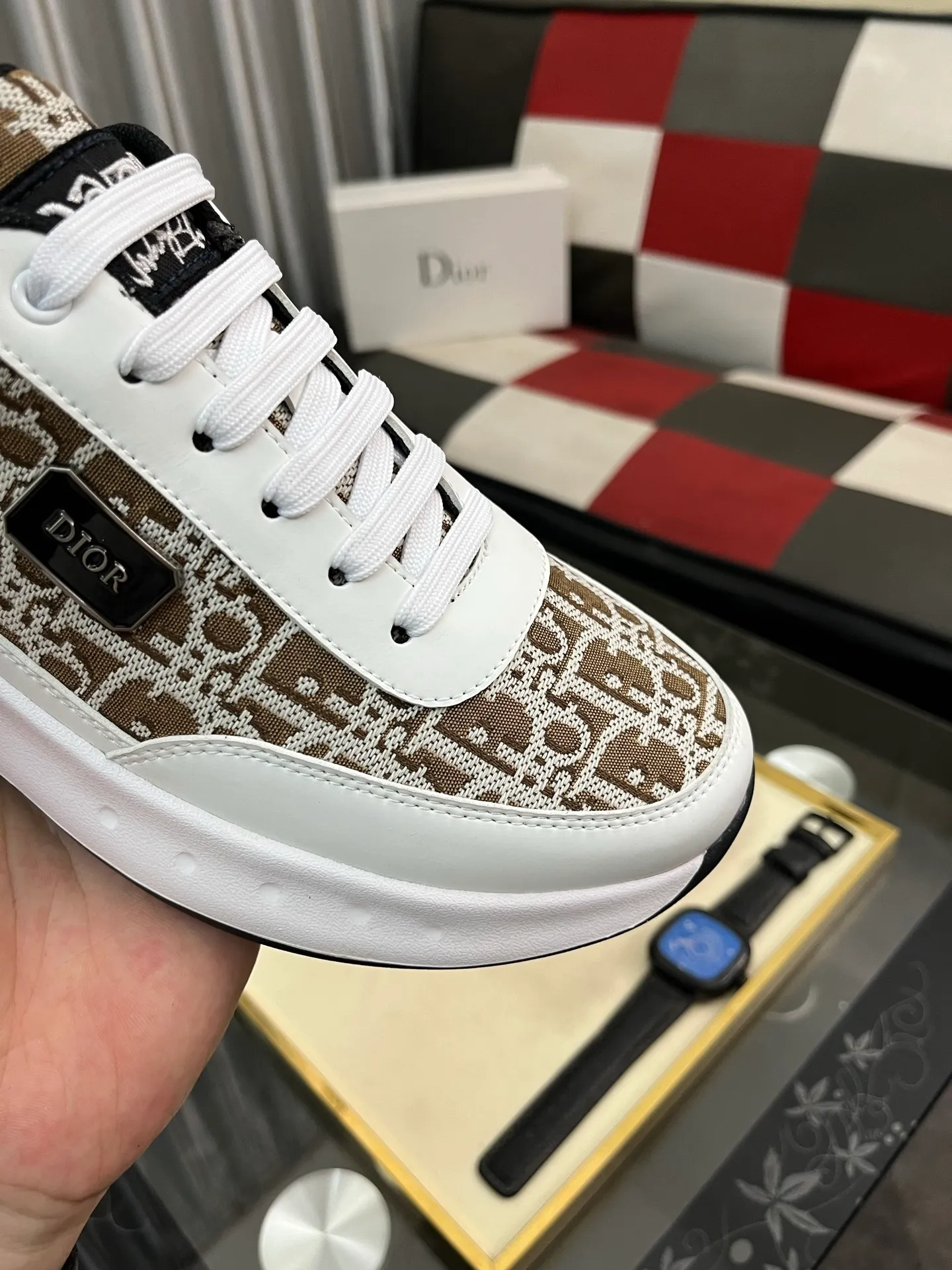 Men's men's shoes💰440⌚️⌚️Dior original quality.~ Unique modern style sneakers. 🏃A must-have casual shoe for trendy men😍😍 Original brand imported from Italy, imported original leather, sheep lining (refuses to discolor and grind feet) Sole: Original sole provided by the original factory, French lazy style design ⚠️Fit to the feet, original quality, super comfortable original sole. Just like shooting the real thing 🎬The real thing is better, code number: 38-443️⃣colors available